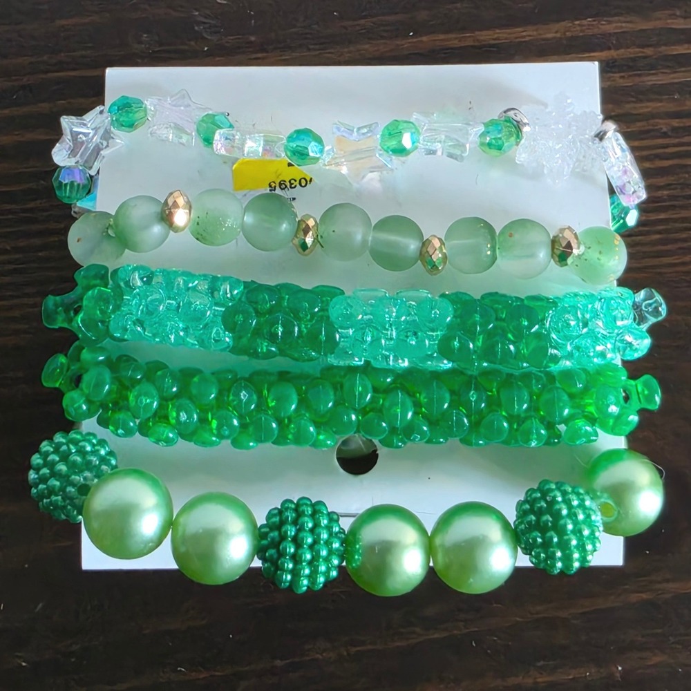 Green Beaded Stretch Bracelet Set 5 Piece Stackable Star Pearl Textured Beads